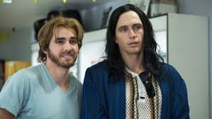 Dave Franco as Greg Sestero and James Franco as Tommy Wiseau in a scene from The Disaster Artist (2017)